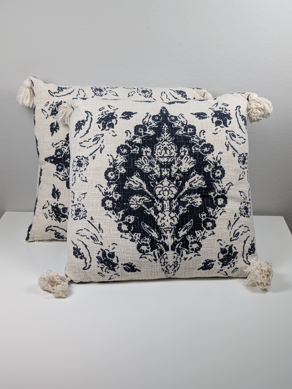 Wendy Bellissimo Set 2 Navy Damask Tassel Throw Pillows 18x18 Cotton